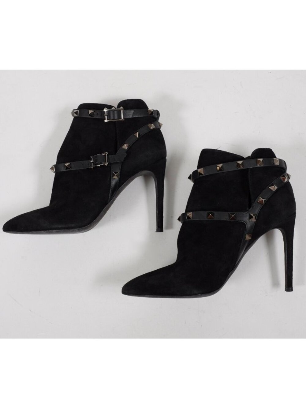 Valentino rockstud sz 35 US 5 shoes ankle boot bootie black suede